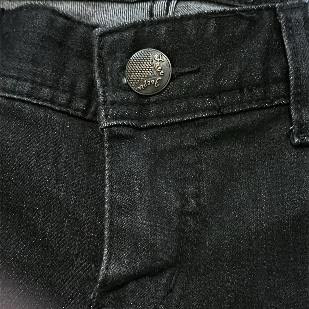 Free People Destroyed Ankle Raw Hem Skinny Jean-Black-Size 26-Distressed - Picture 8 of 13